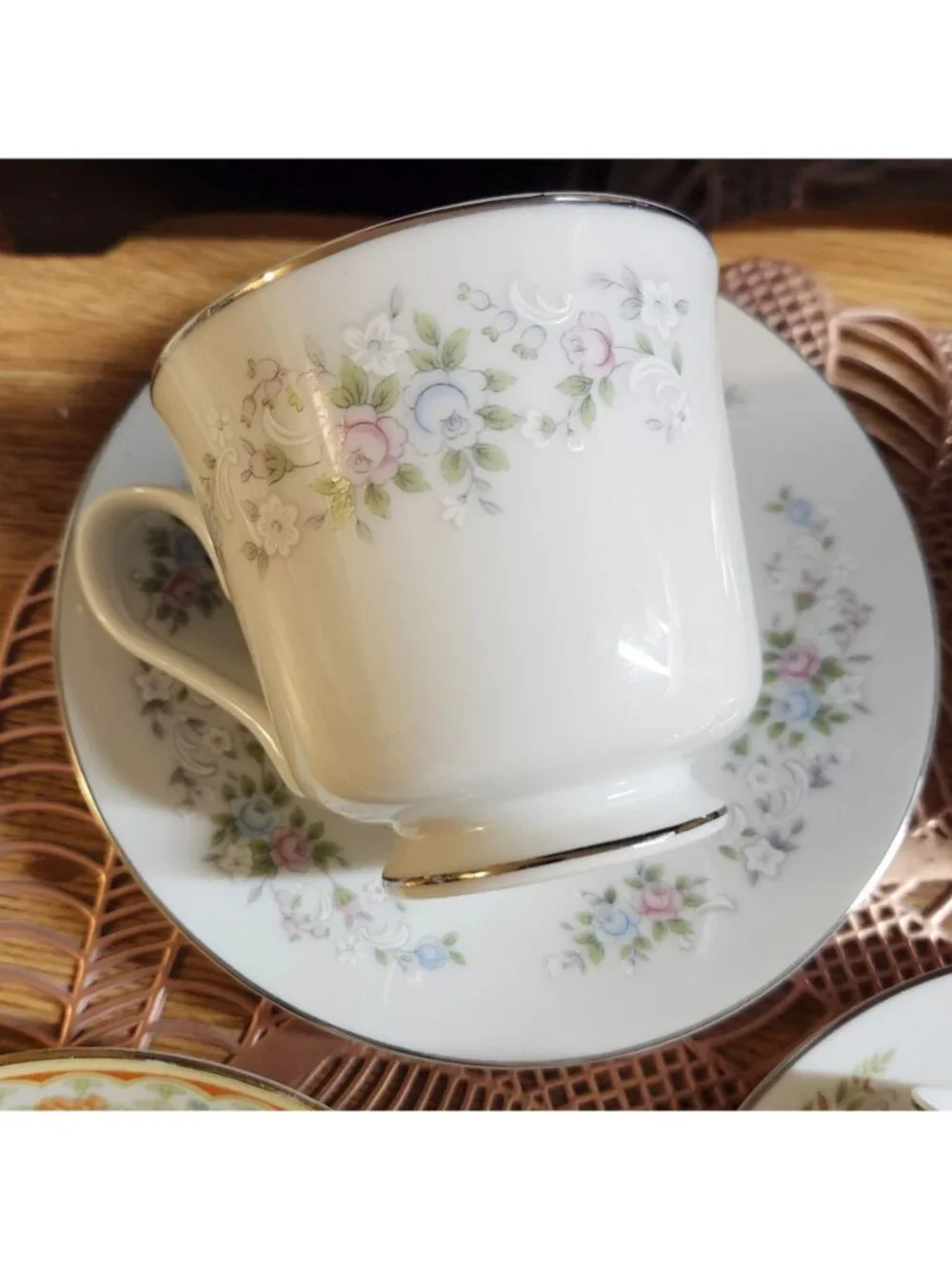 6 Sets Mismatched China Tea Cups & Saucers, Green & Gold